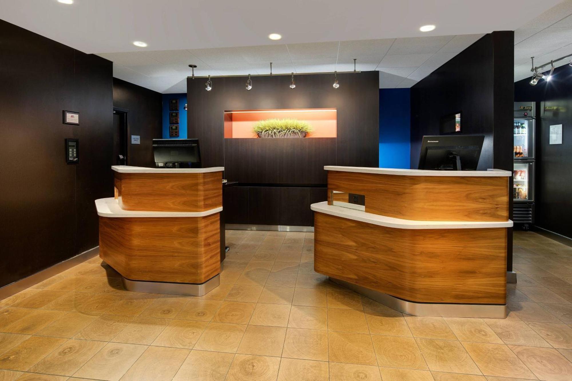 Courtyard Dallas Addison Midway Esterno foto