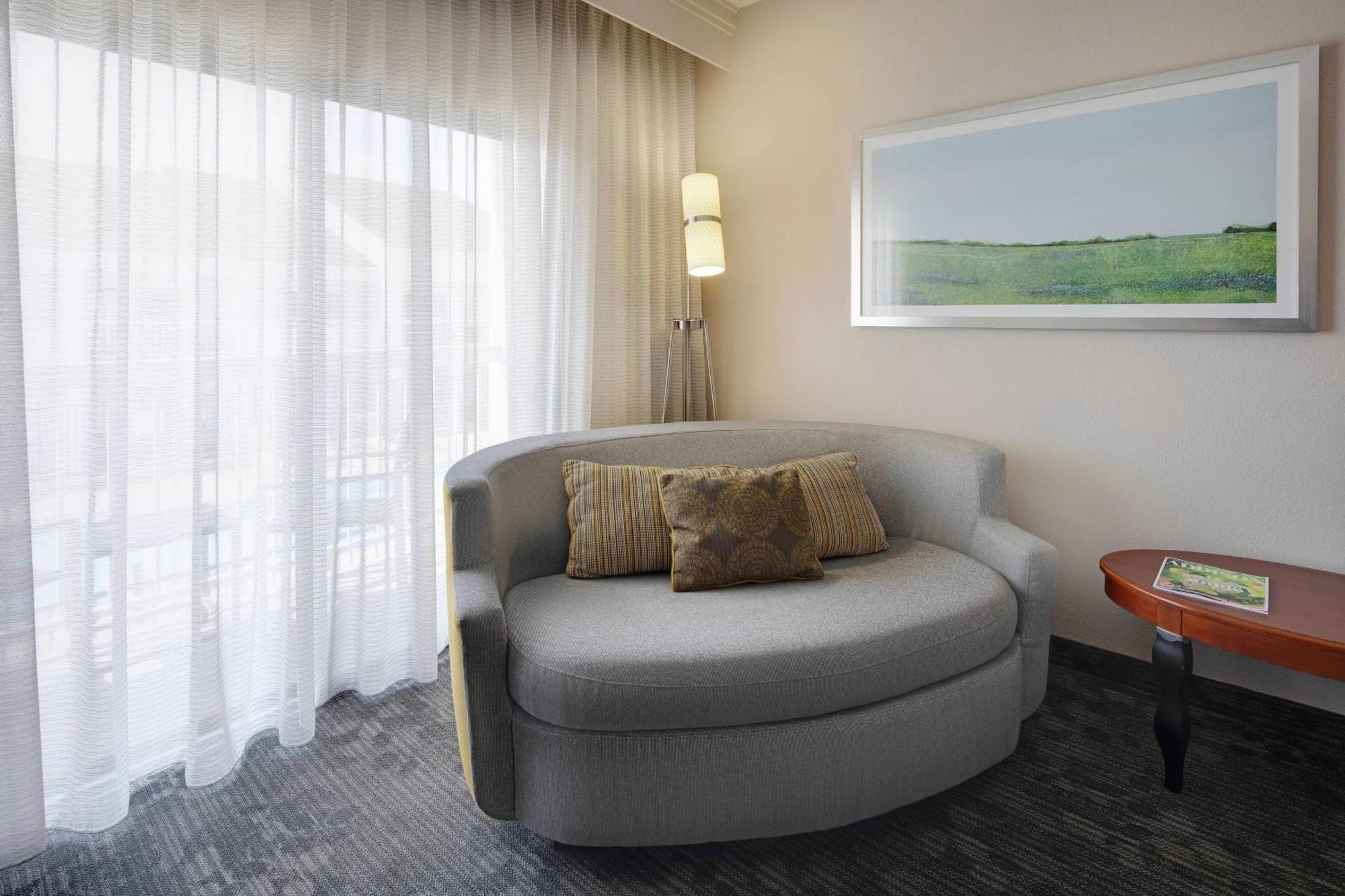 Courtyard Dallas Addison Midway Esterno foto