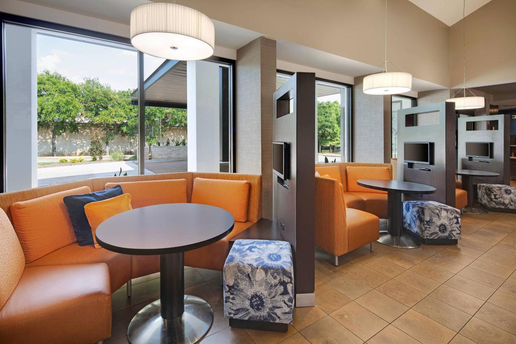 Courtyard Dallas Addison Midway Esterno foto