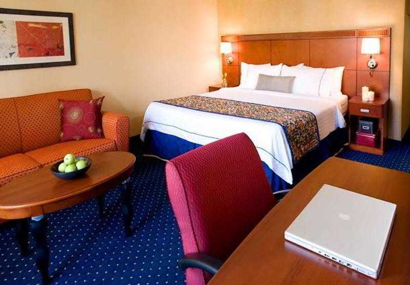 Courtyard Dallas Addison Midway Esterno foto